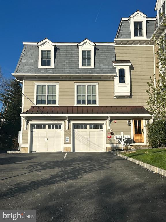 200 W WAYNE AVENUE 5