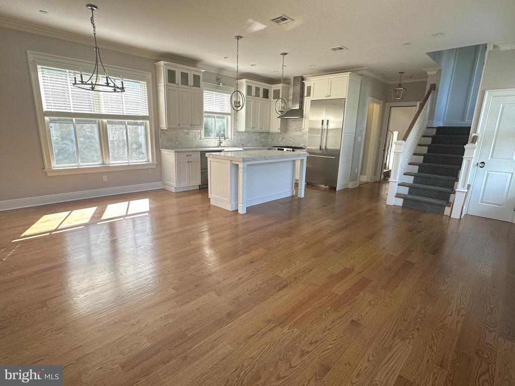 200 W WAYNE AVENUE 5