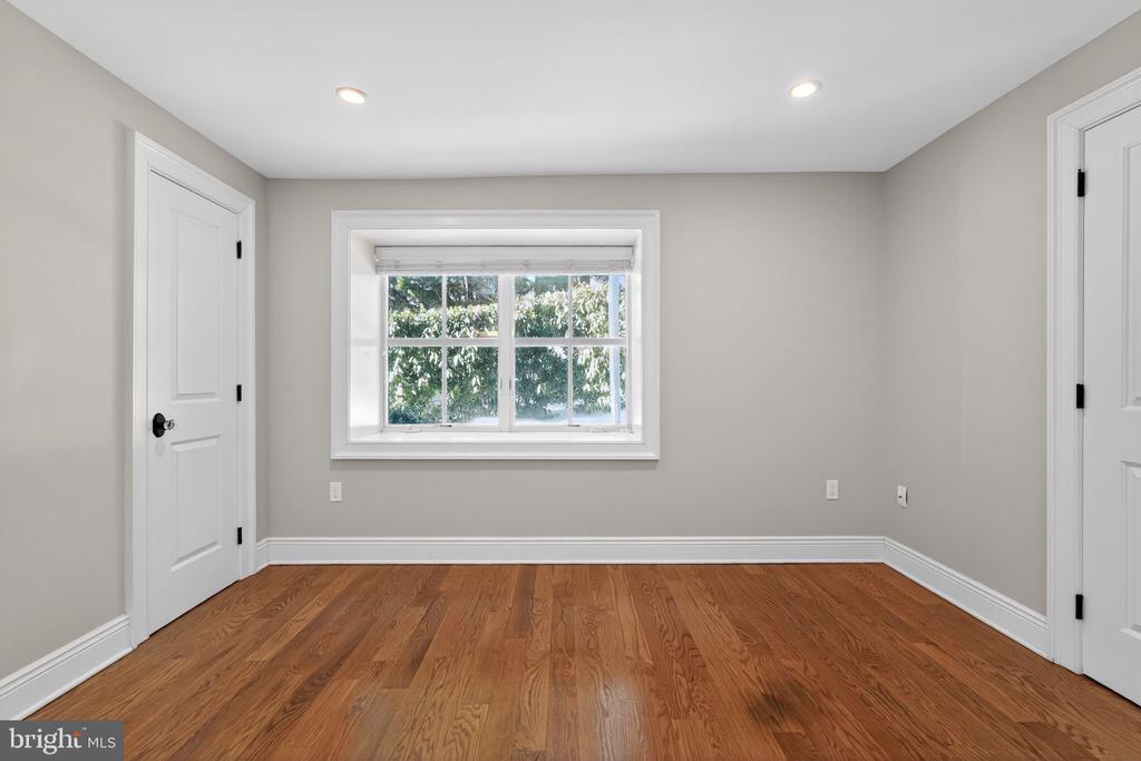 200 W WAYNE AVENUE Unit: 1