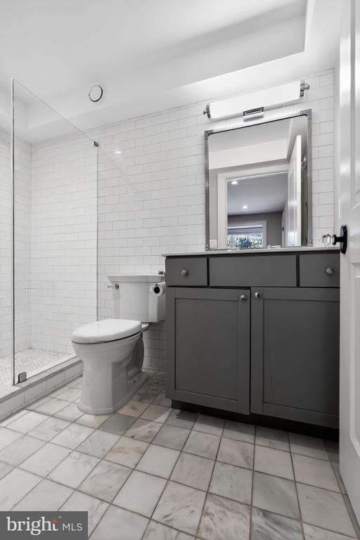 200 W WAYNE AVENUE Unit: 1