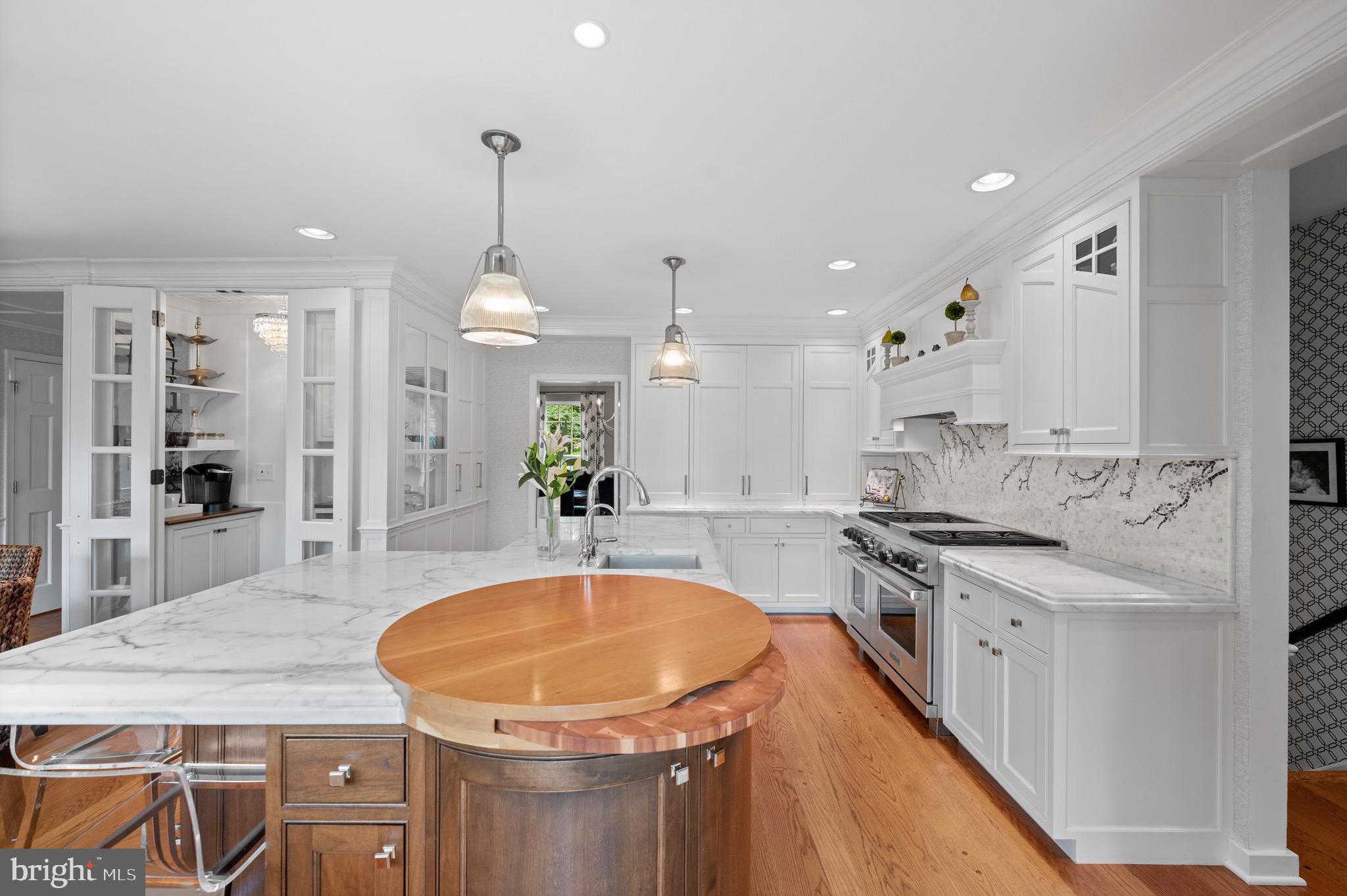 1115 RED ROSE LANE