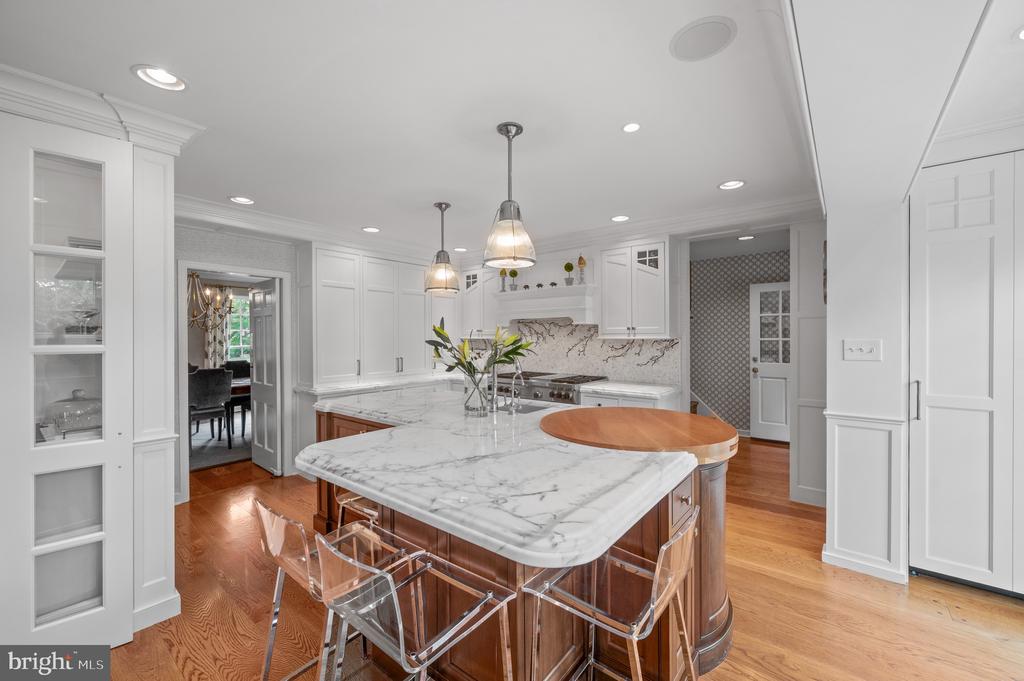 1115 RED ROSE LANE