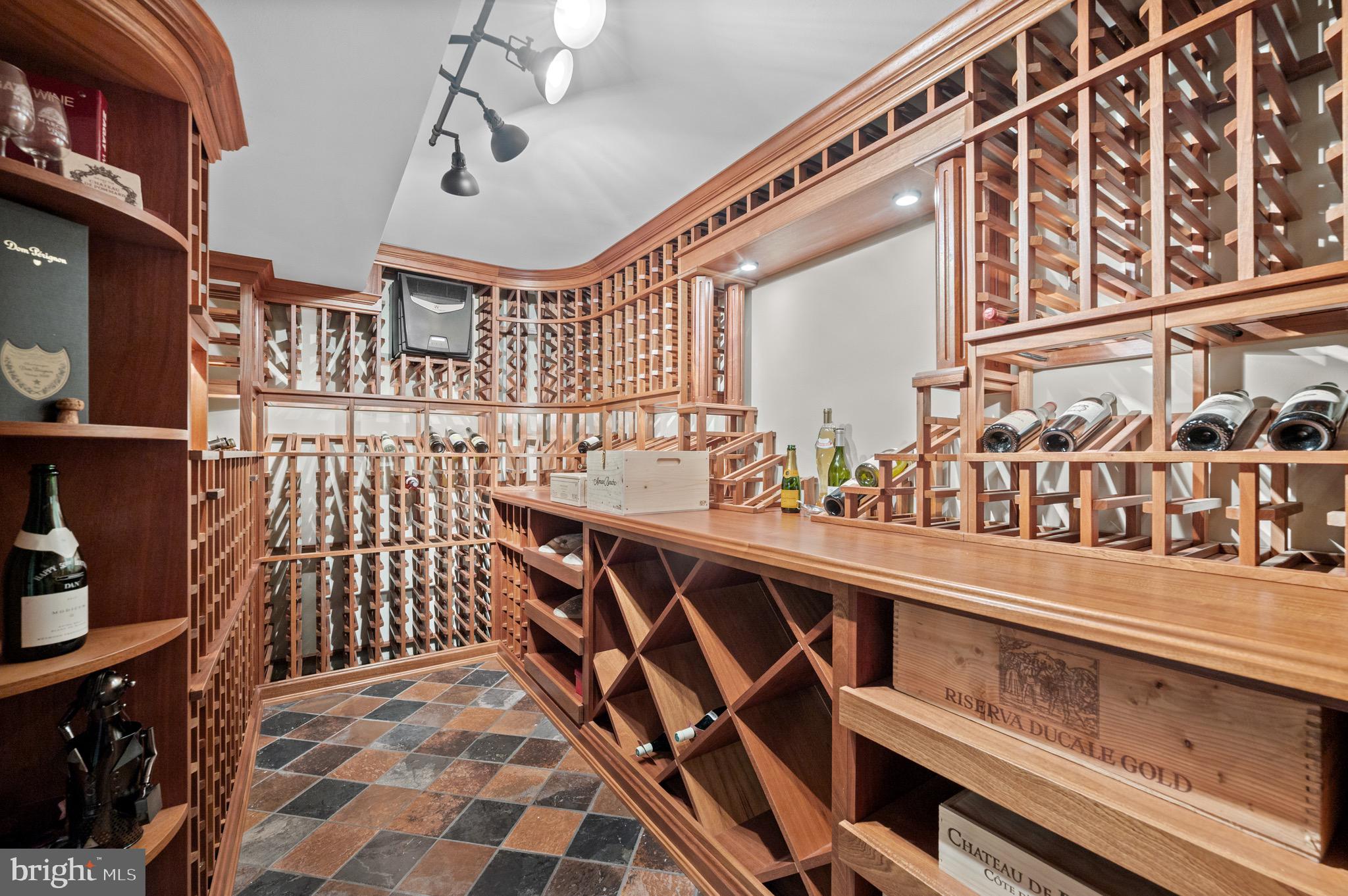 1115 RED ROSE LANE