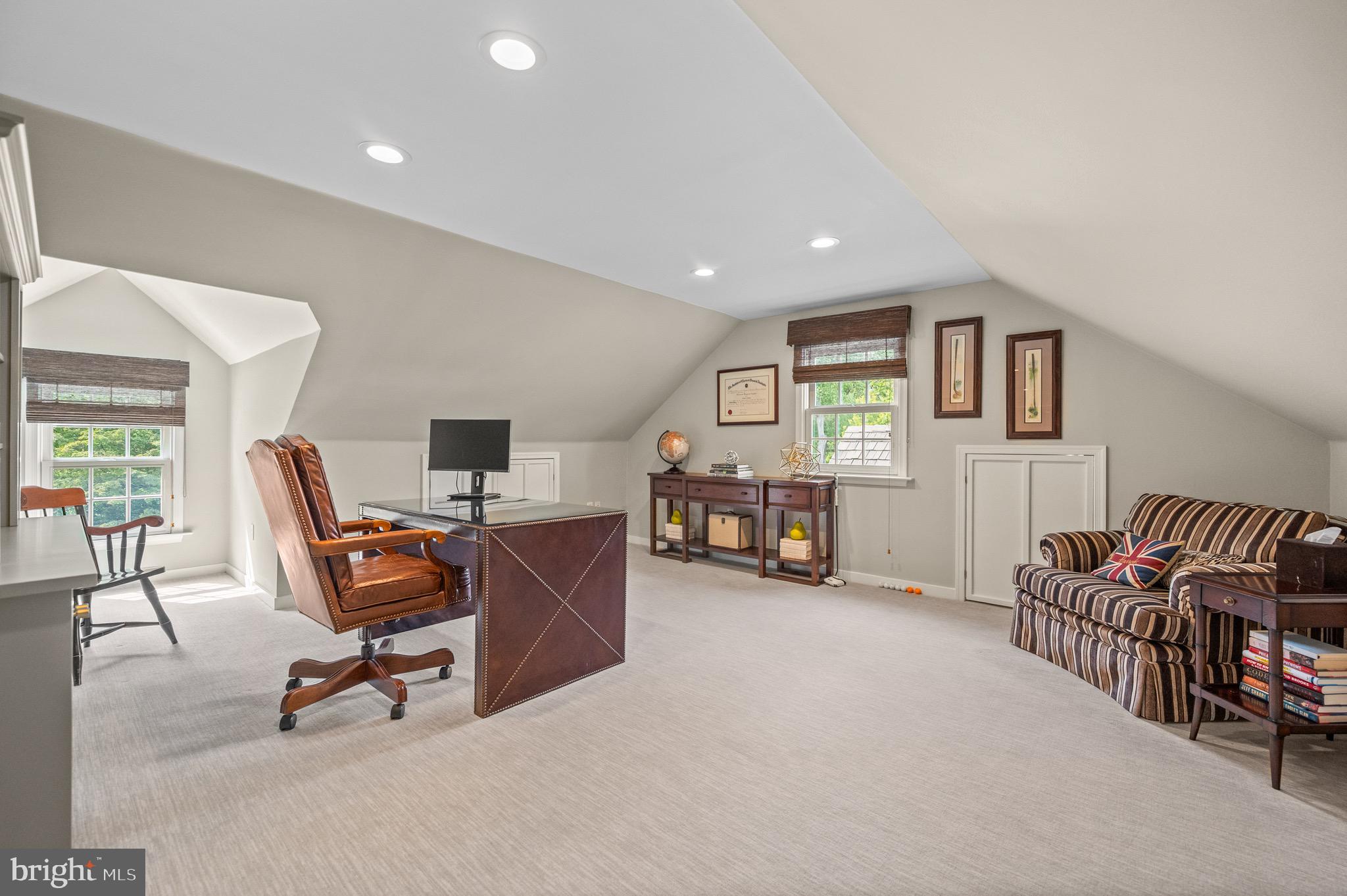 1115 RED ROSE LANE