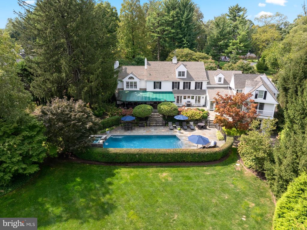 1115 RED ROSE LANE