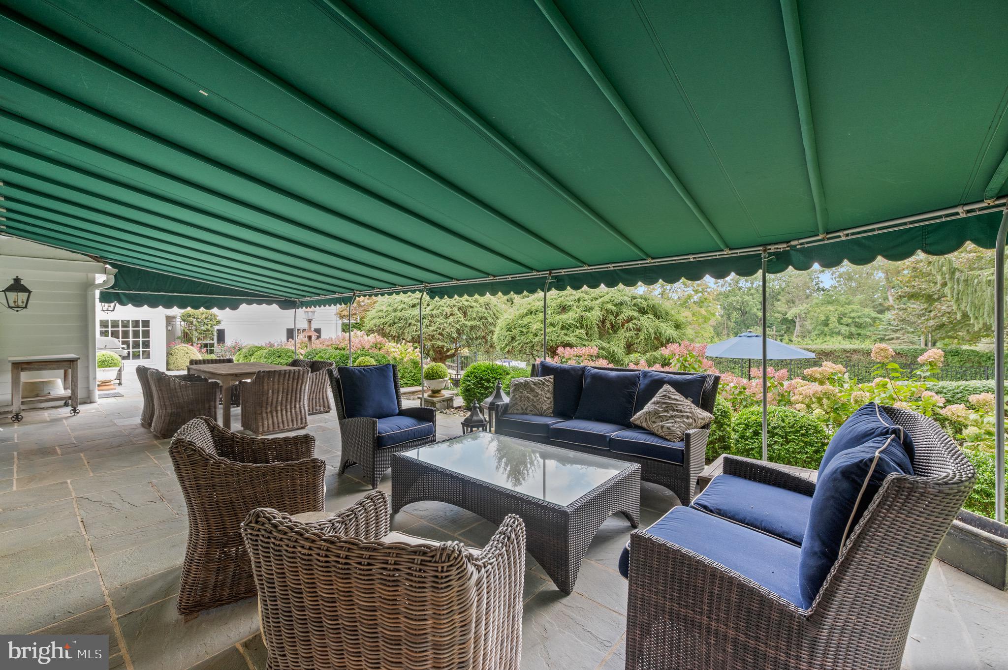 1115 RED ROSE LANE