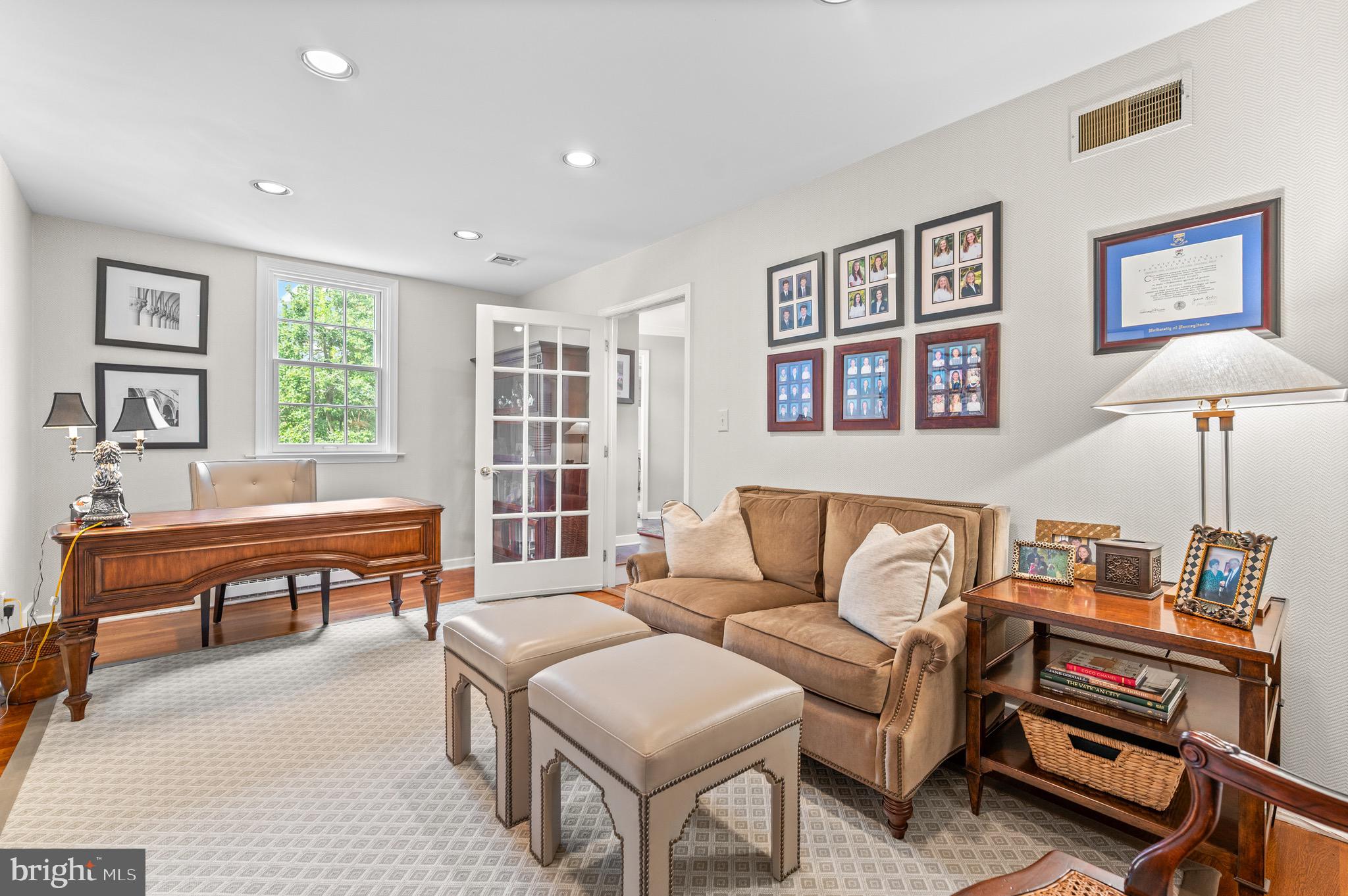 1115 RED ROSE LANE