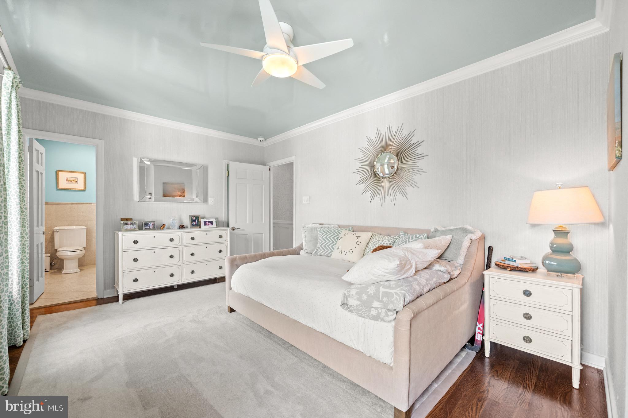 1115 RED ROSE LANE