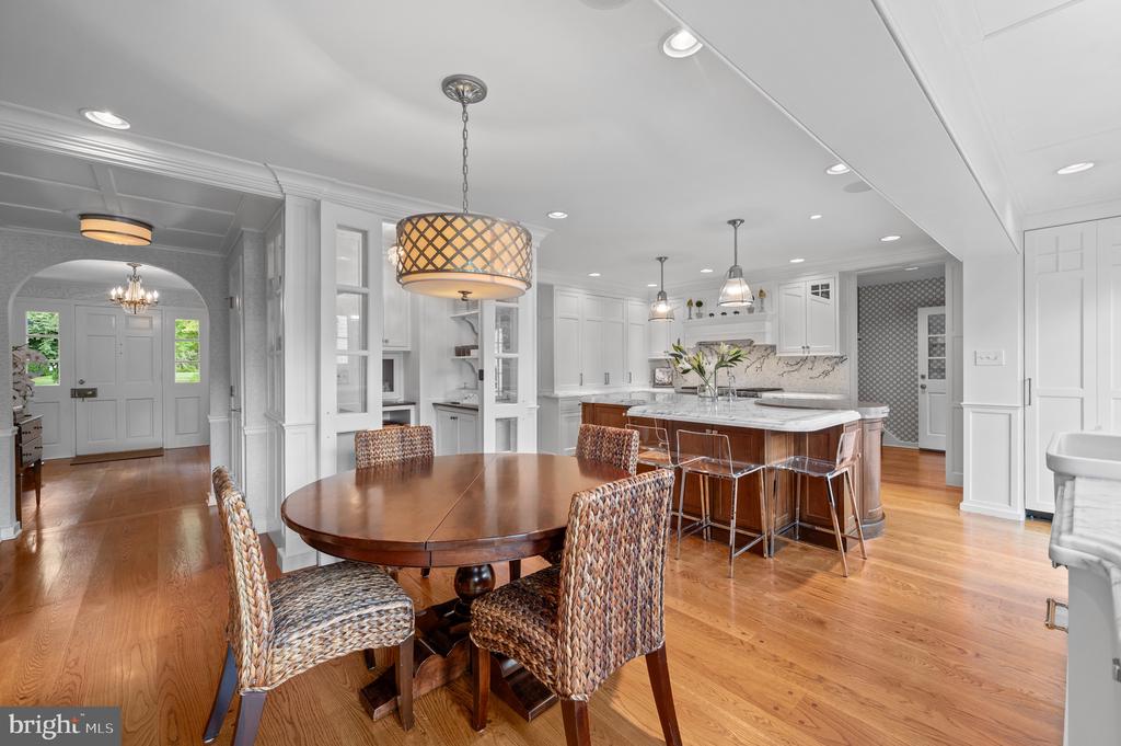 1115 RED ROSE LANE
