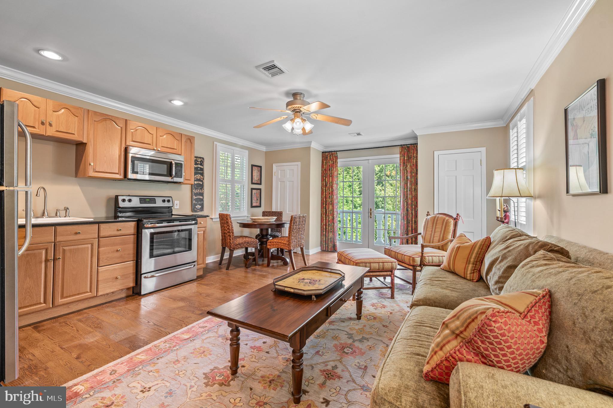 1115 RED ROSE LANE