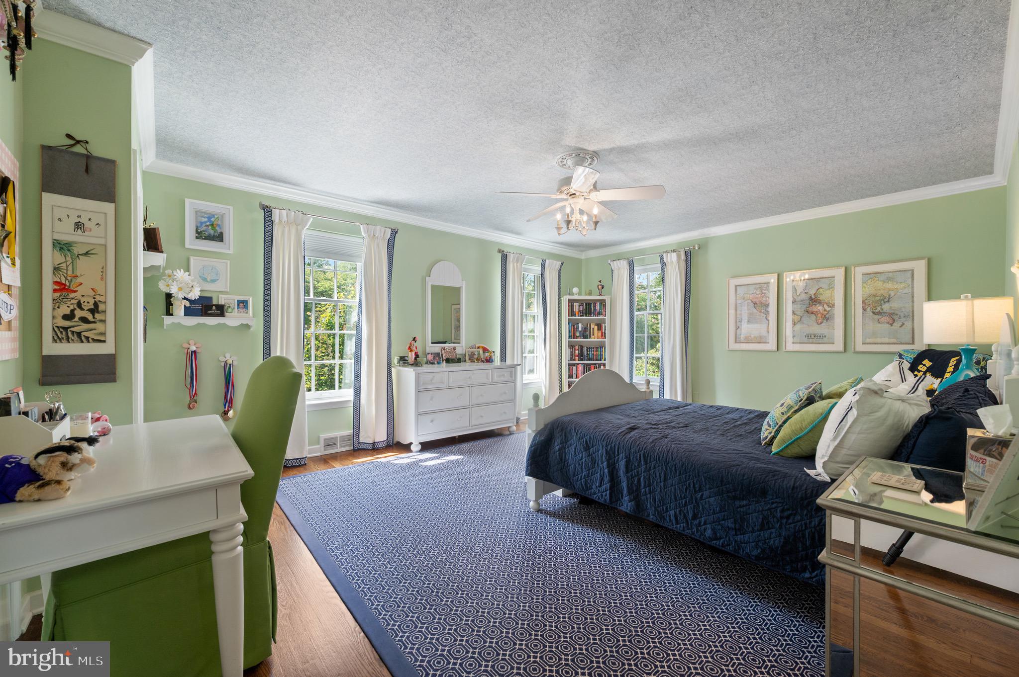 1115 RED ROSE LANE