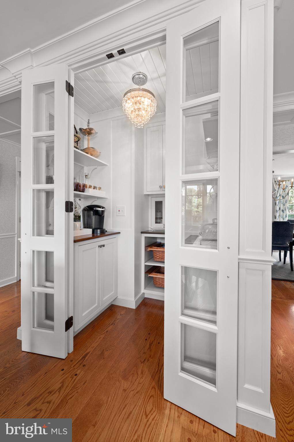 1115 RED ROSE LANE