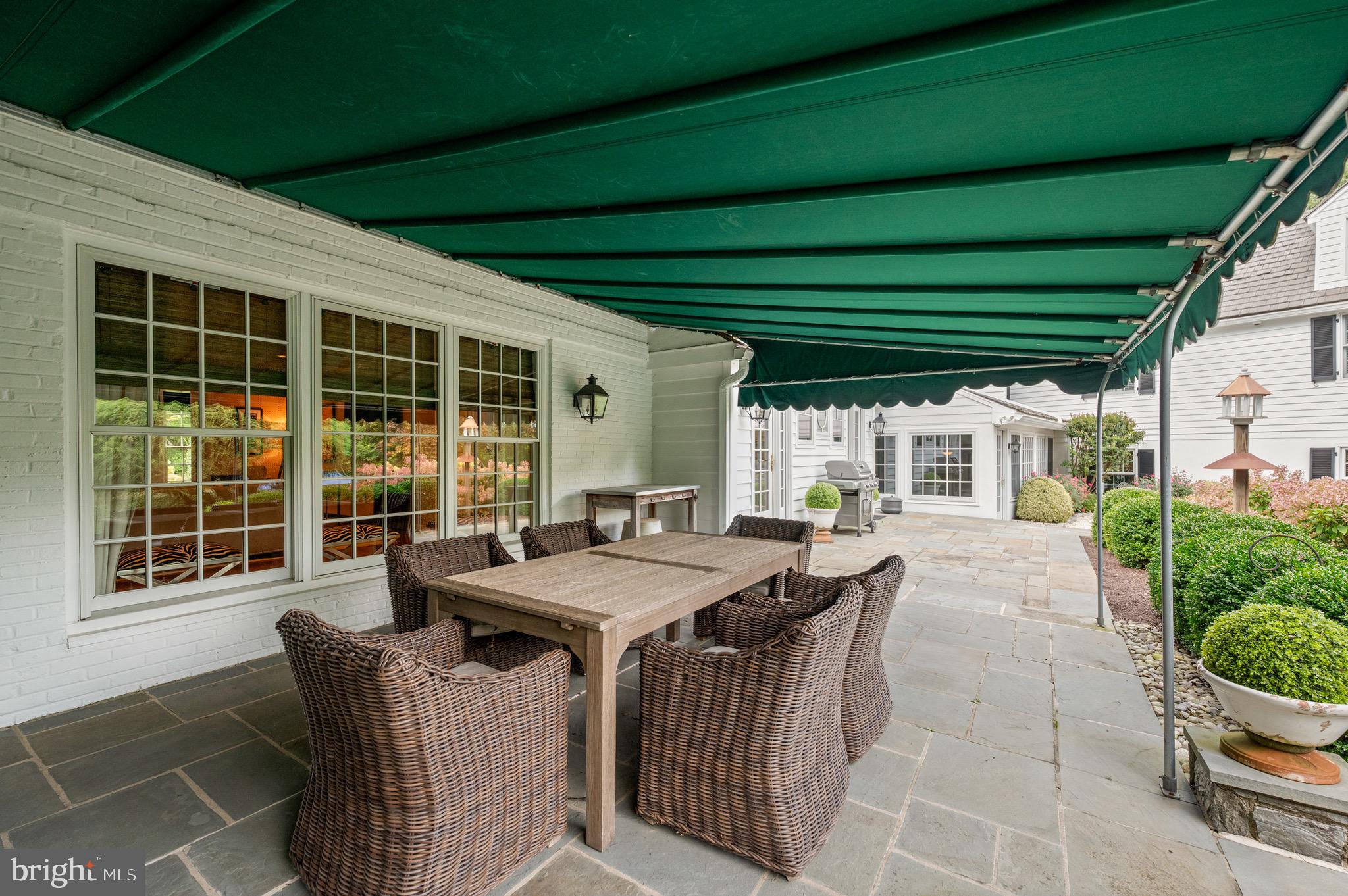 1115 RED ROSE LANE