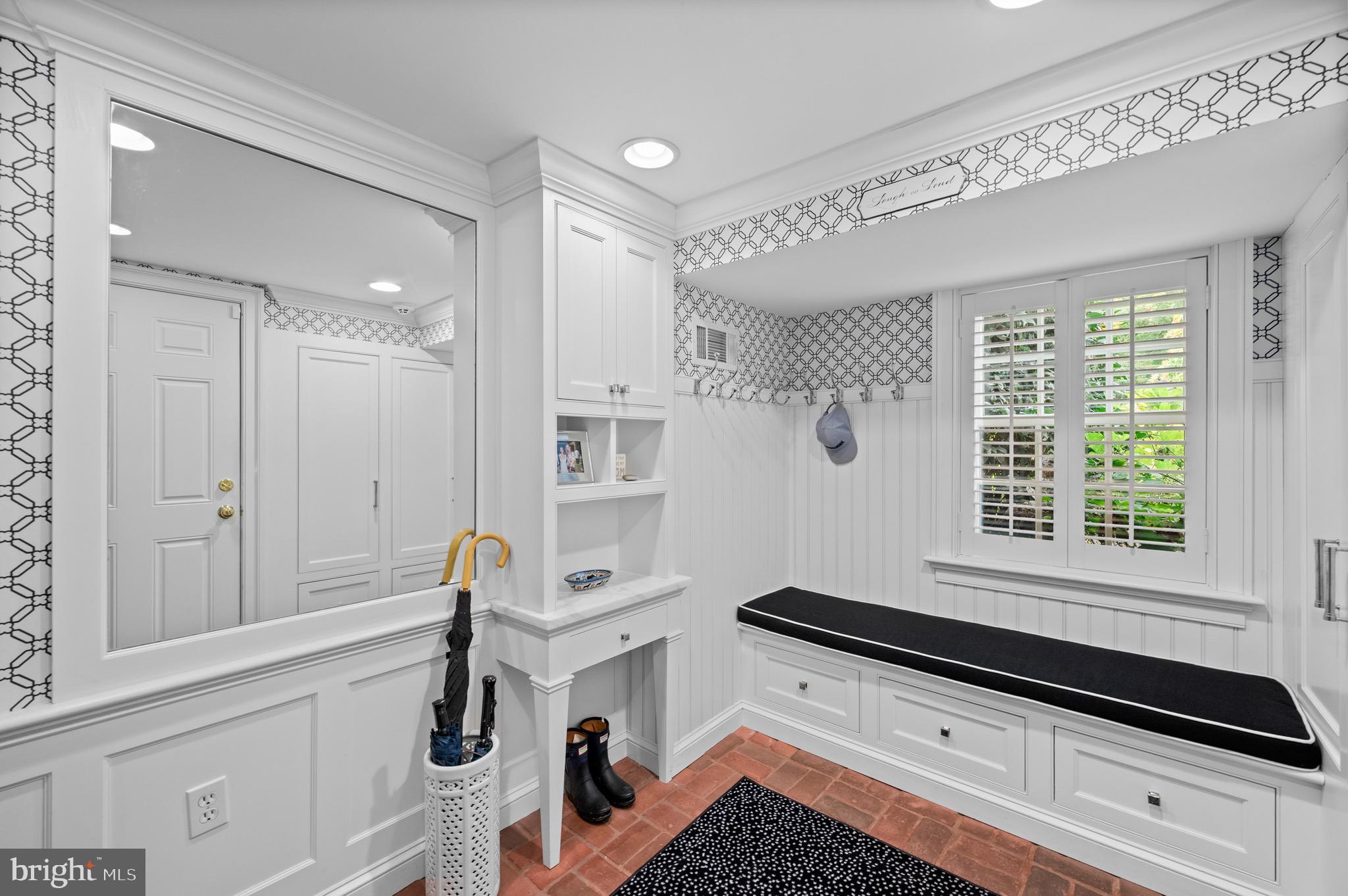 1115 RED ROSE LANE