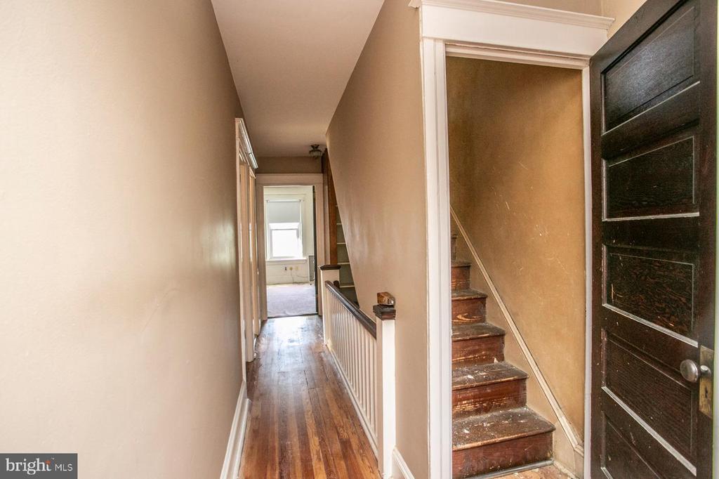 121 W 2ND AVENUE