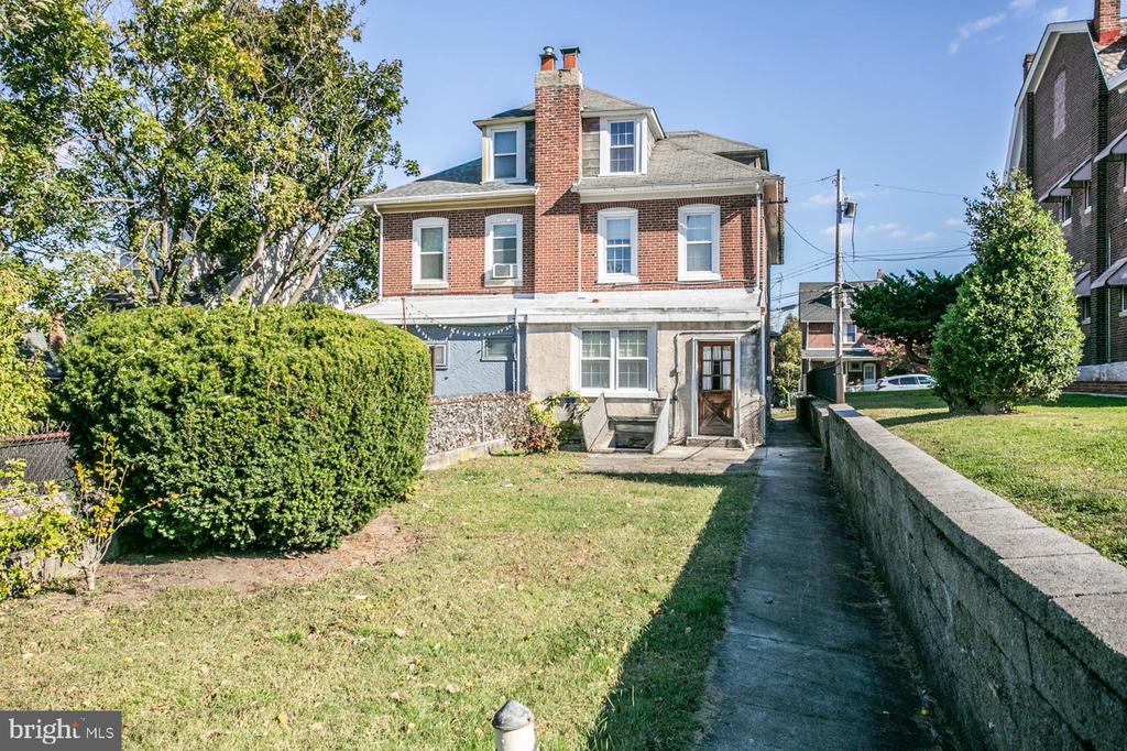 121 W 2ND AVENUE