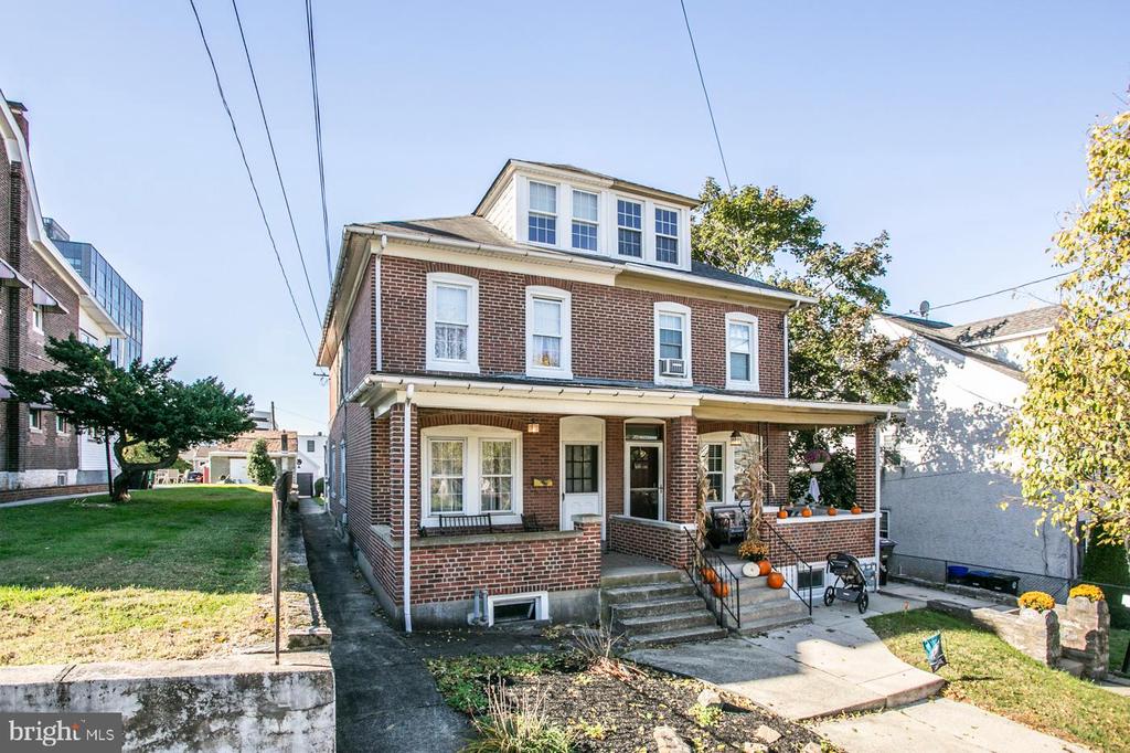 121 W 2ND AVENUE