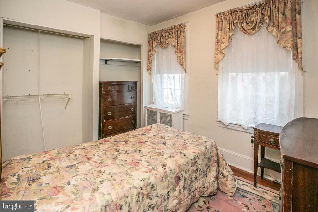 121 W 2ND AVENUE