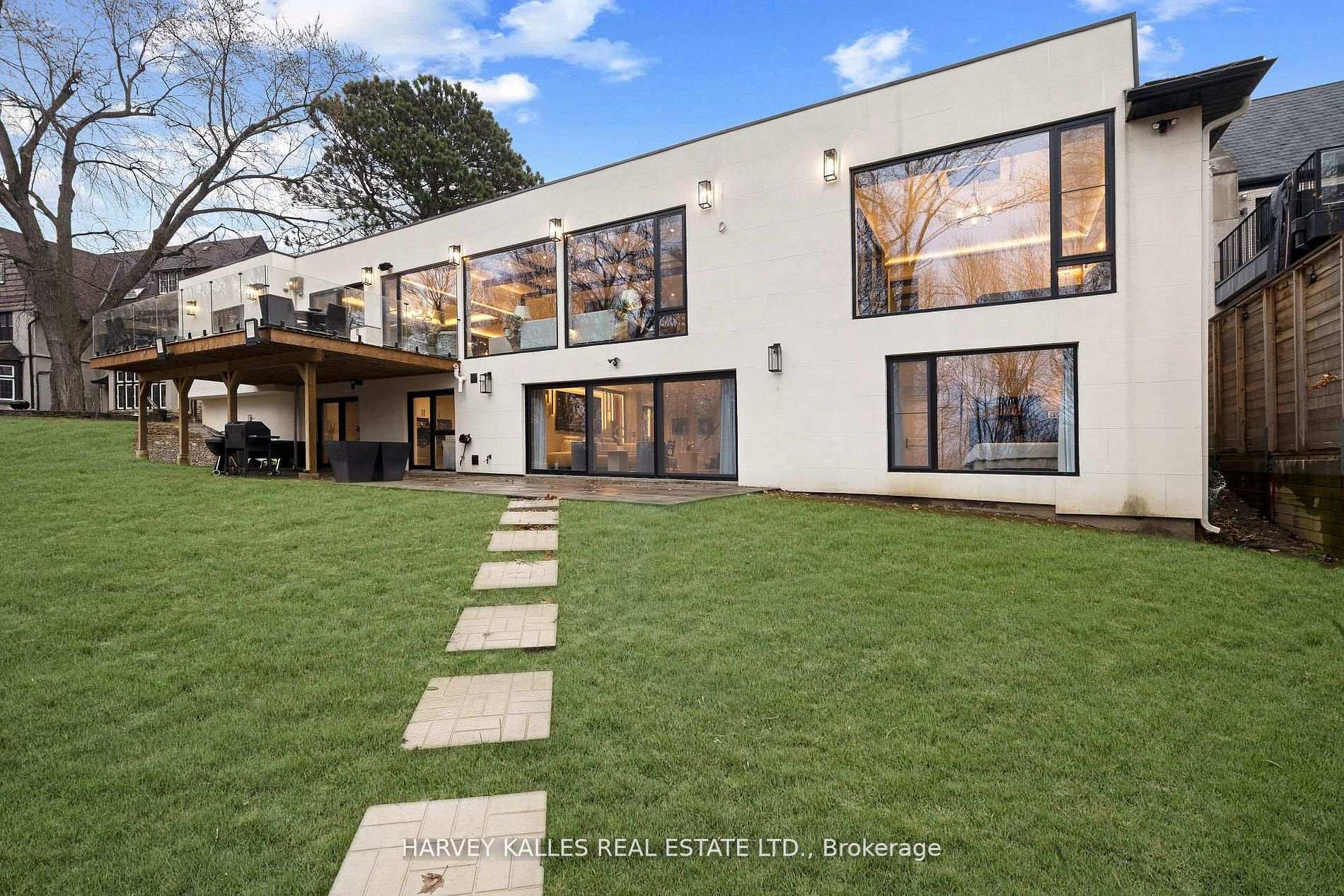 140 Sandringham Drive