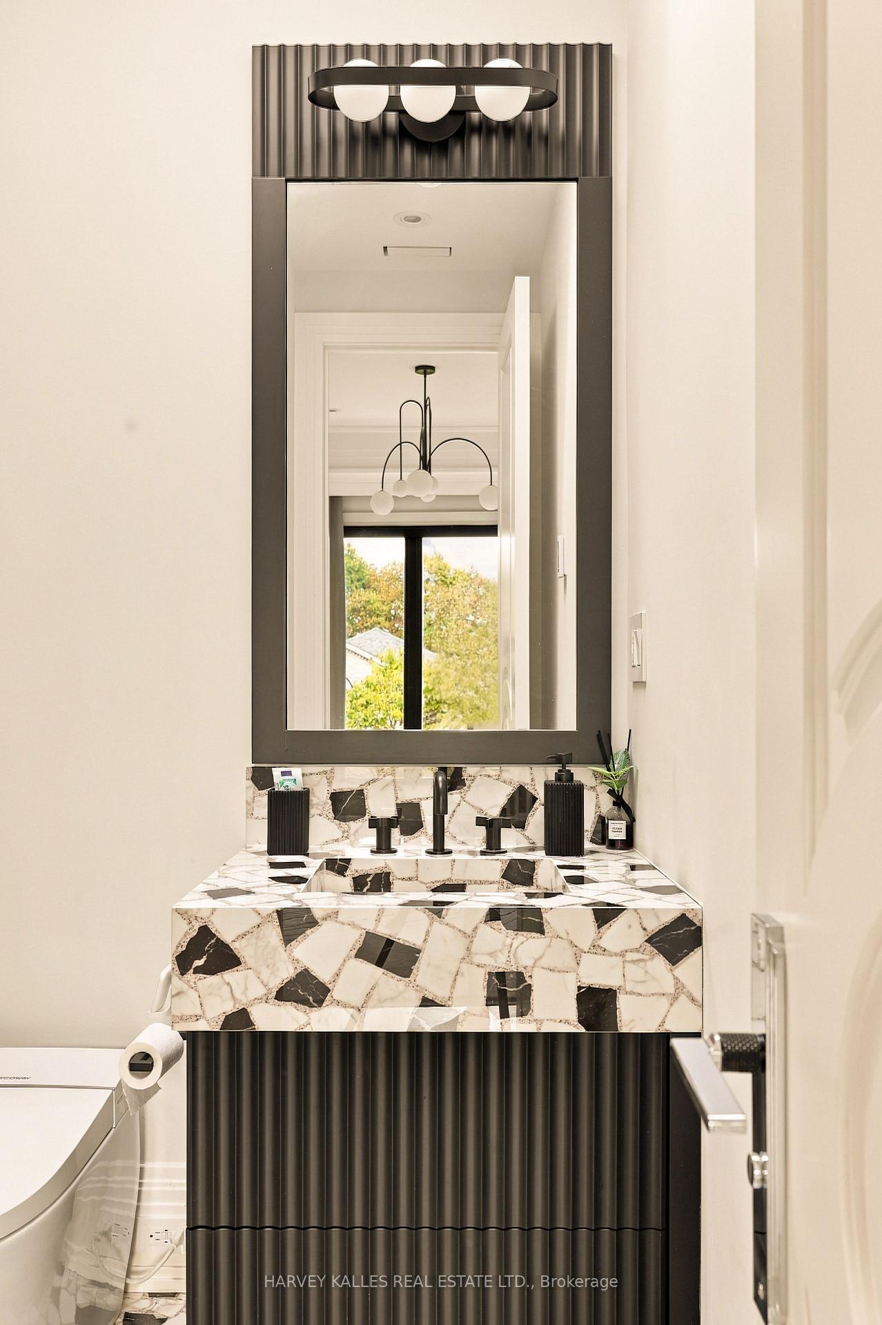 363 Bedford Park Avenue, Toronto
