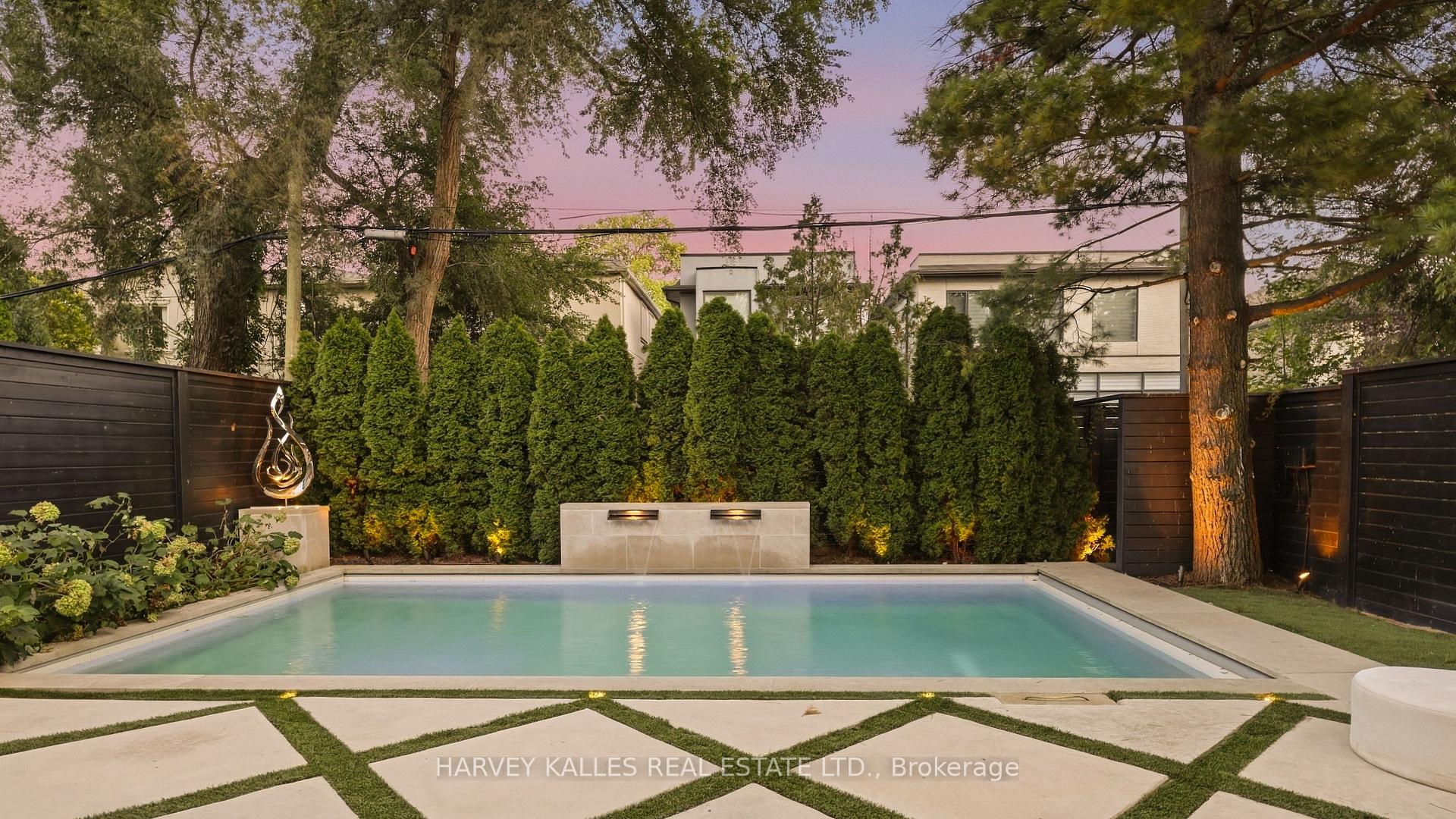 363 Bedford Park Avenue, Toronto
