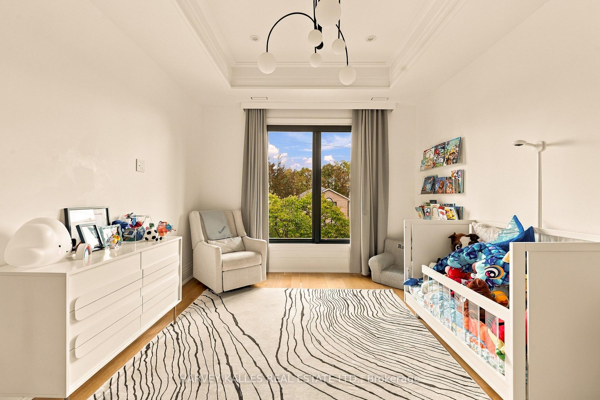 363 Bedford Park Avenue, Toronto