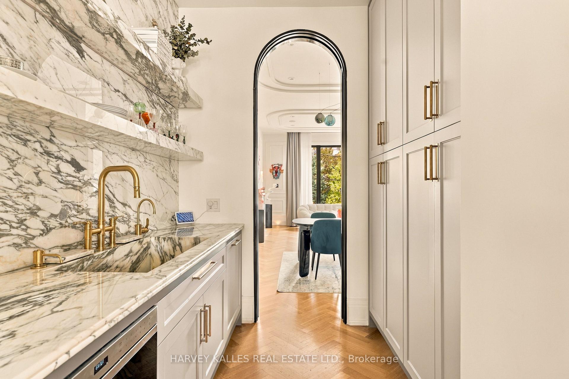 363 Bedford Park Avenue, Toronto
