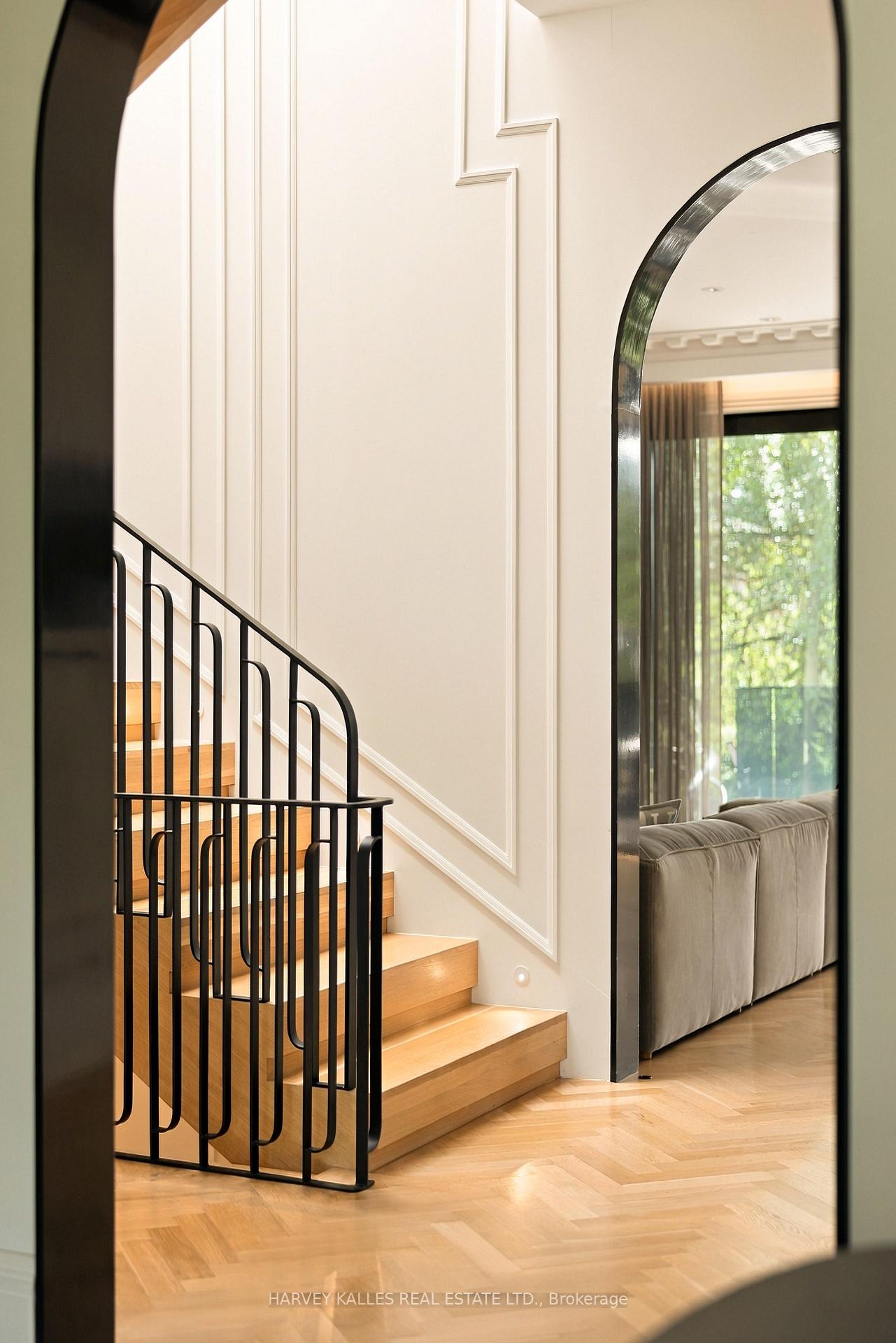 363 Bedford Park Avenue, Toronto