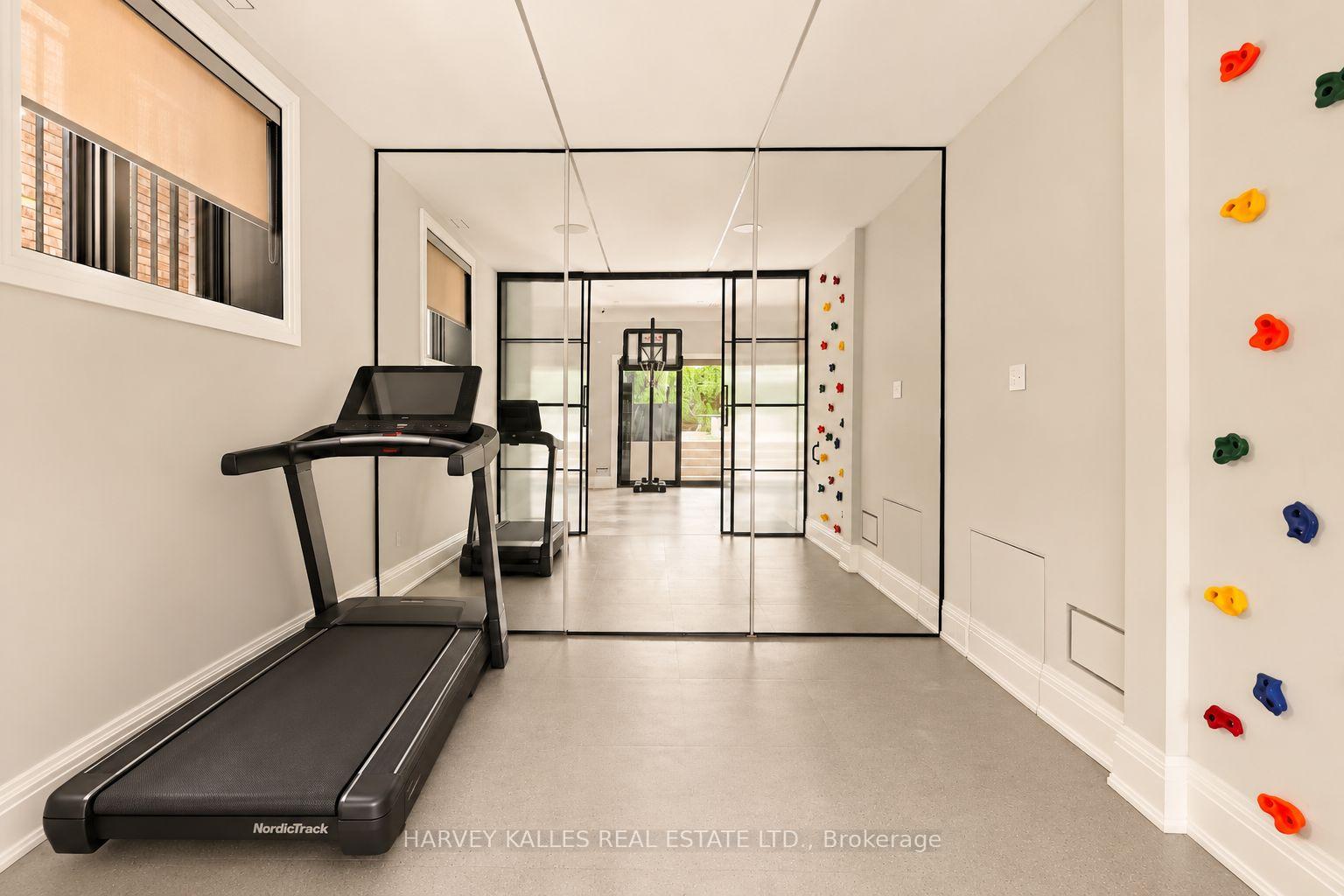 363 Bedford Park Avenue, Toronto