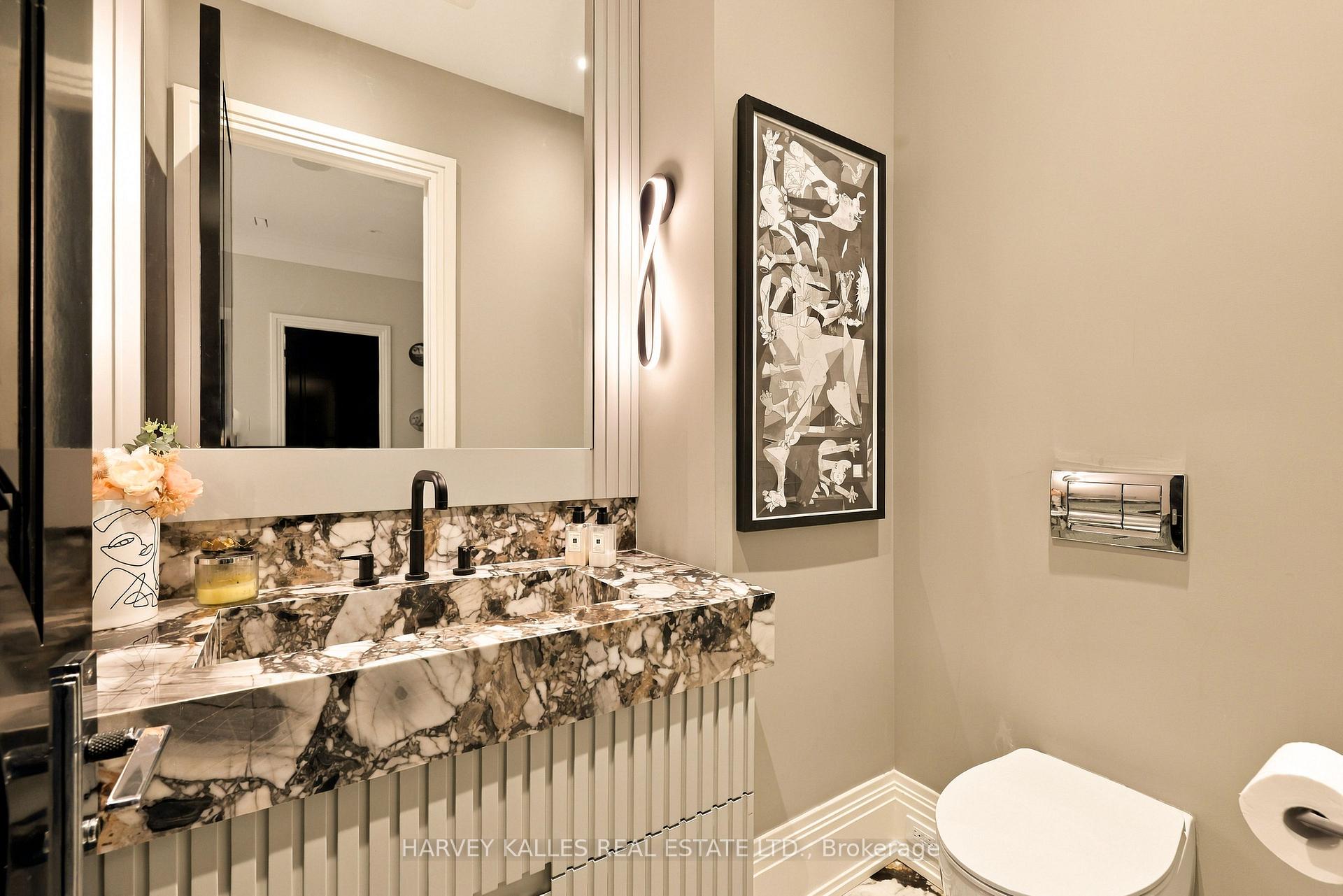363 Bedford Park Avenue, Toronto