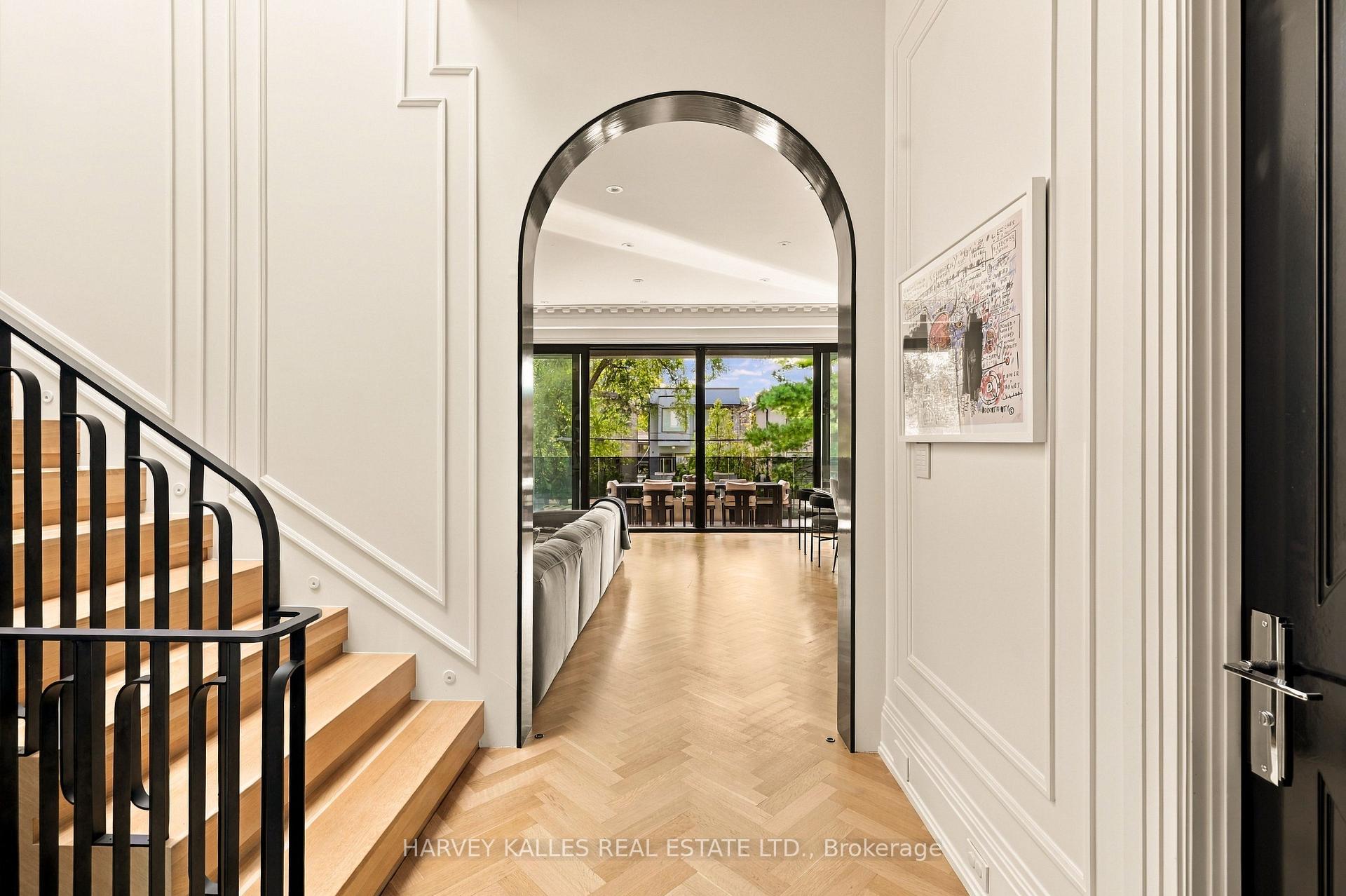 363 Bedford Park Avenue, Toronto
