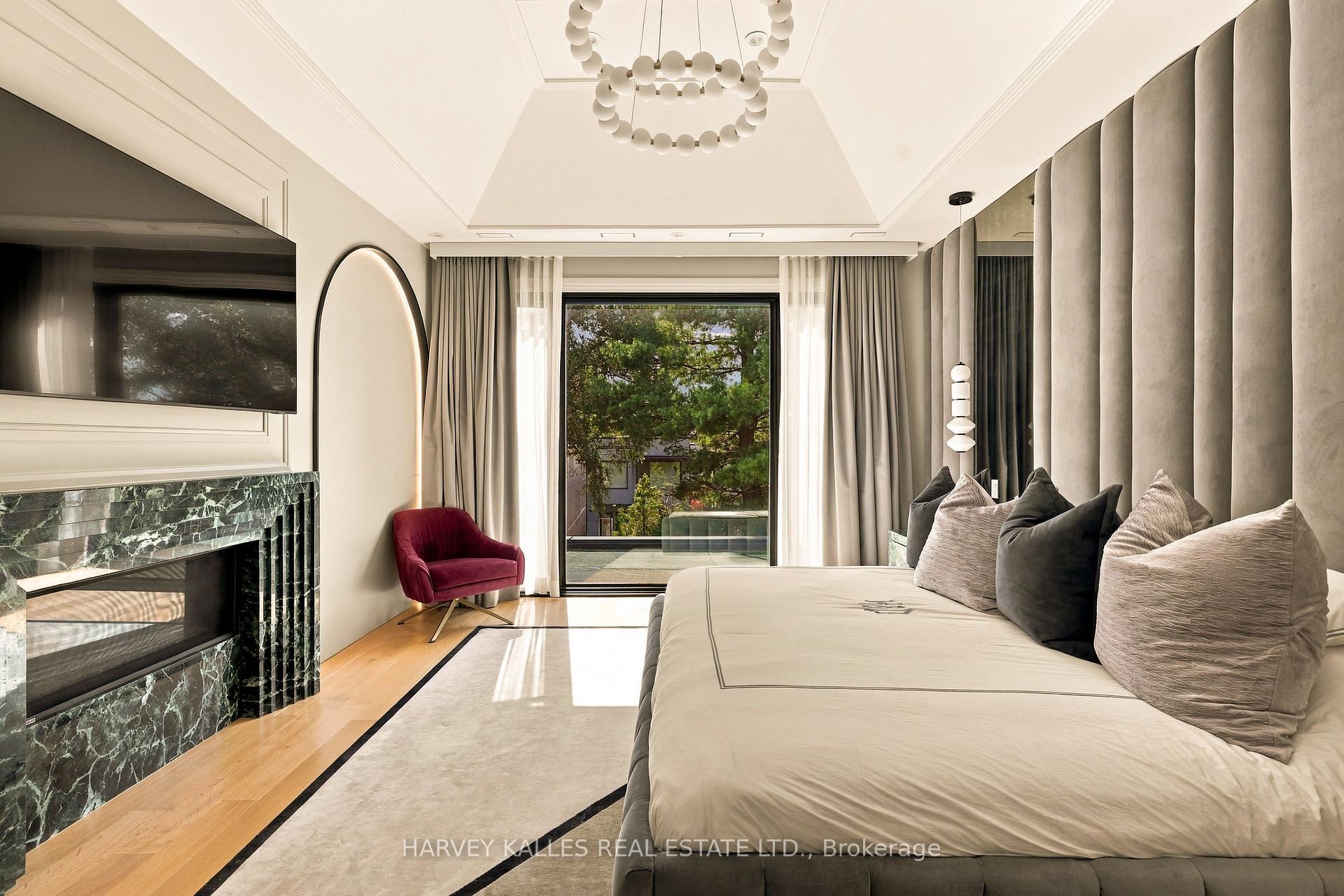 363 Bedford Park Avenue, Toronto