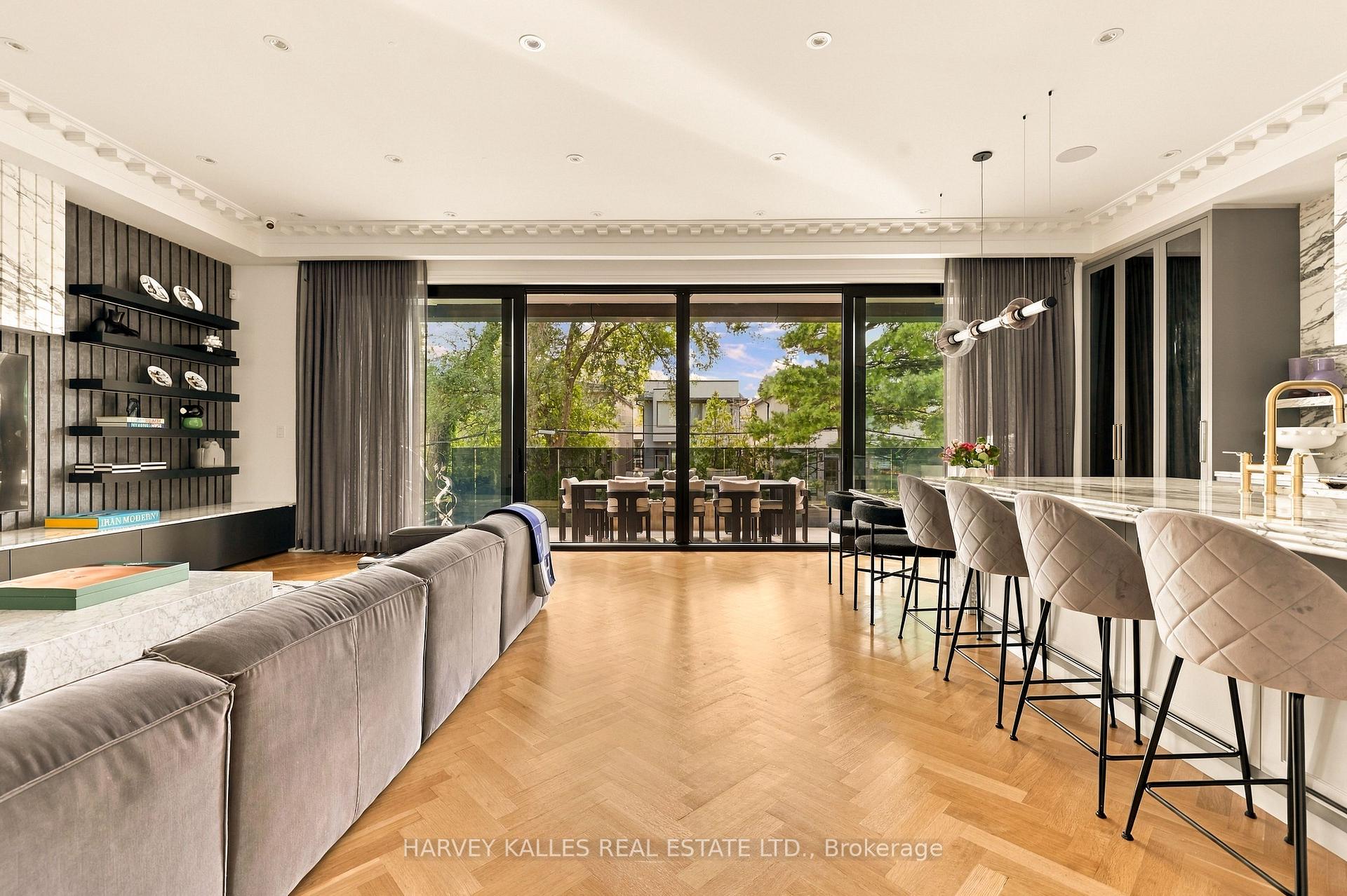 363 Bedford Park Avenue, Toronto