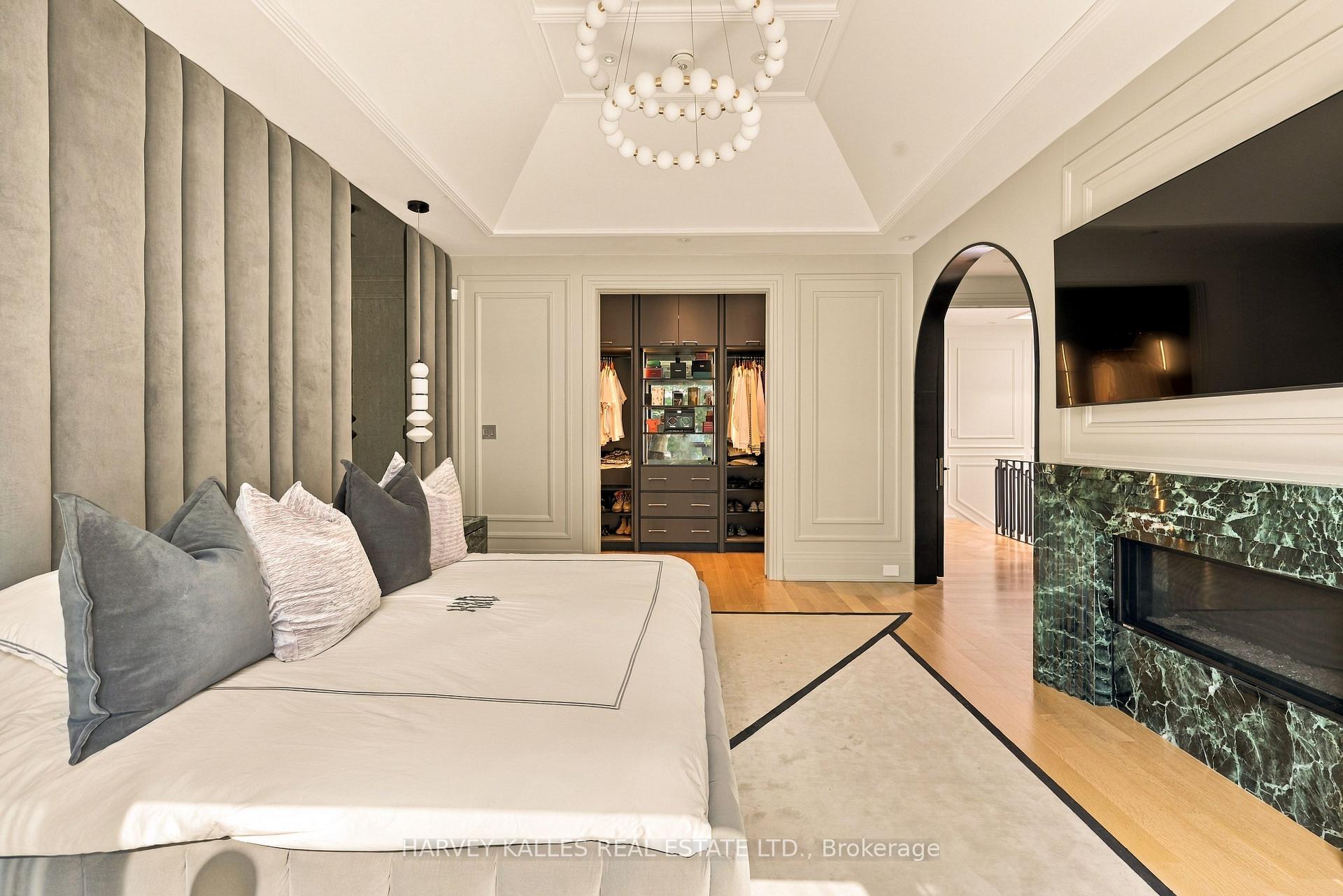 363 Bedford Park Avenue, Toronto