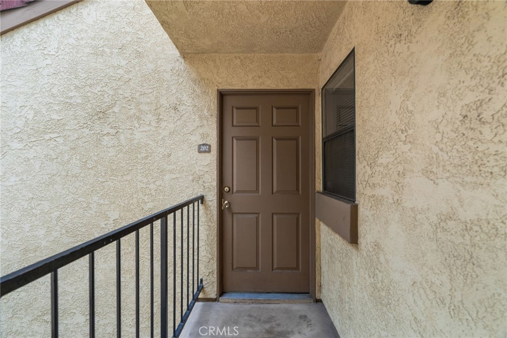 1140 W Blaine Street 202