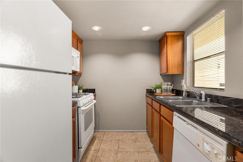 1140 W Blaine Street 202