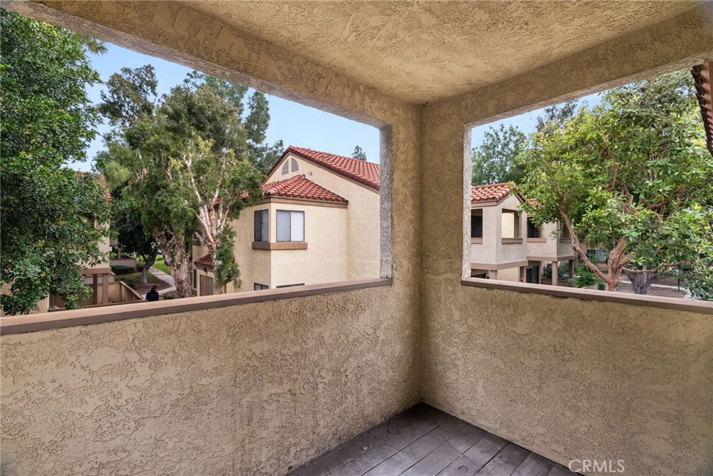 1140 W Blaine Street 202
