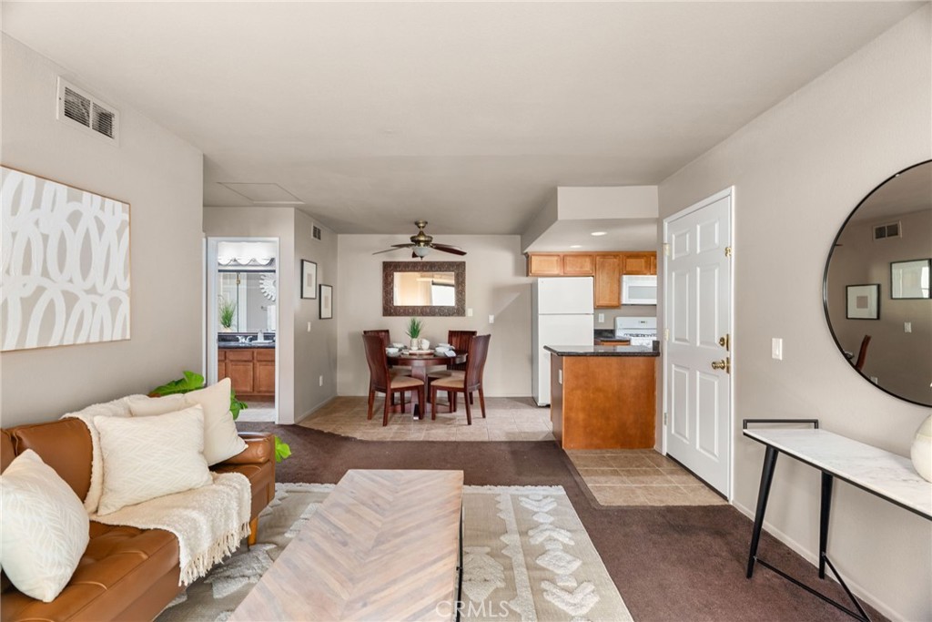 1140 W Blaine Street 202