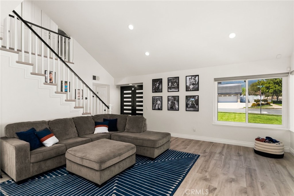 452 E Avalon Court