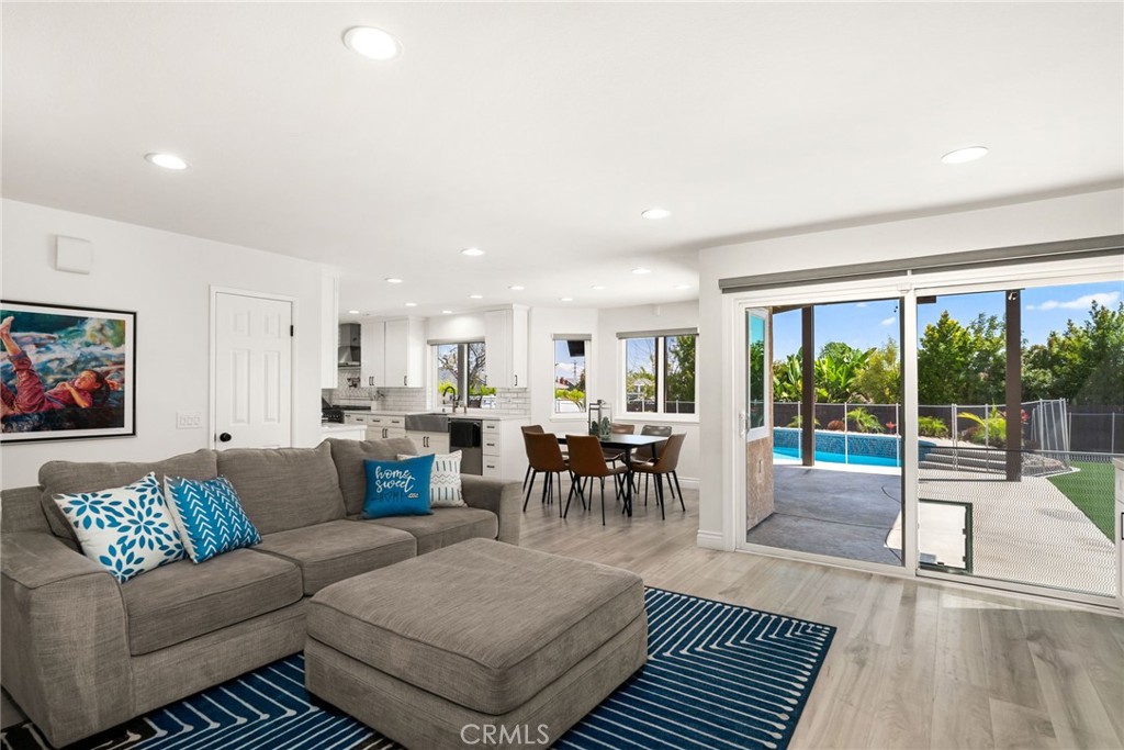 452 E Avalon Court