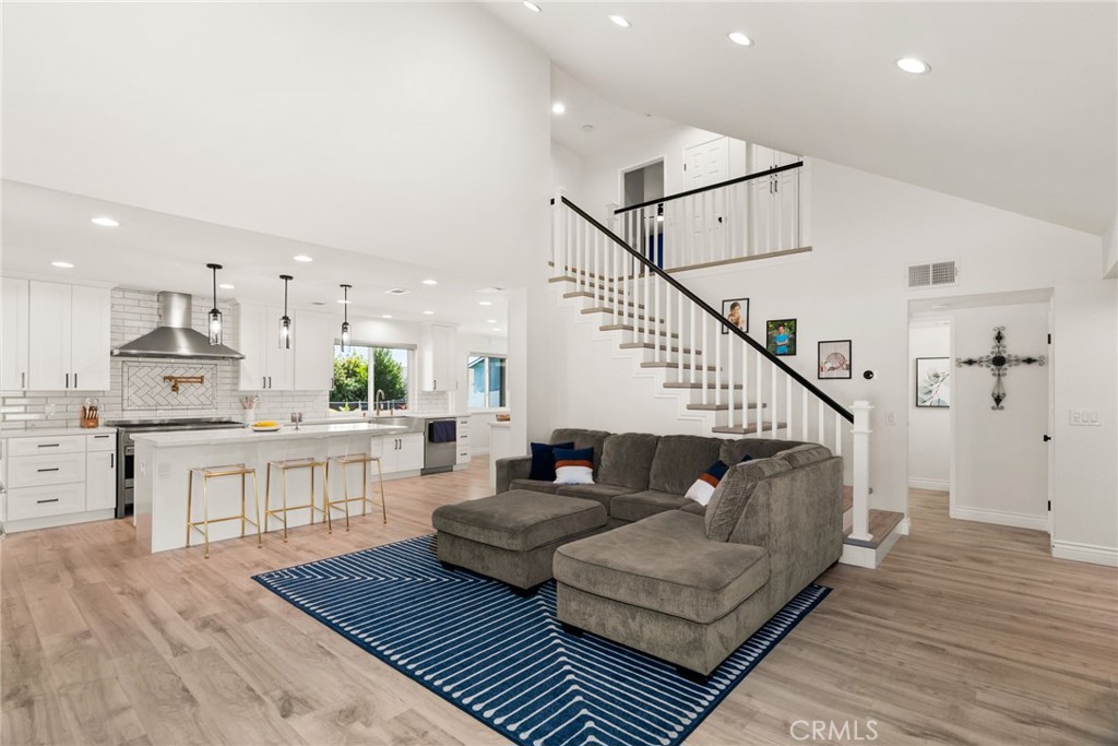 452 E Avalon Court