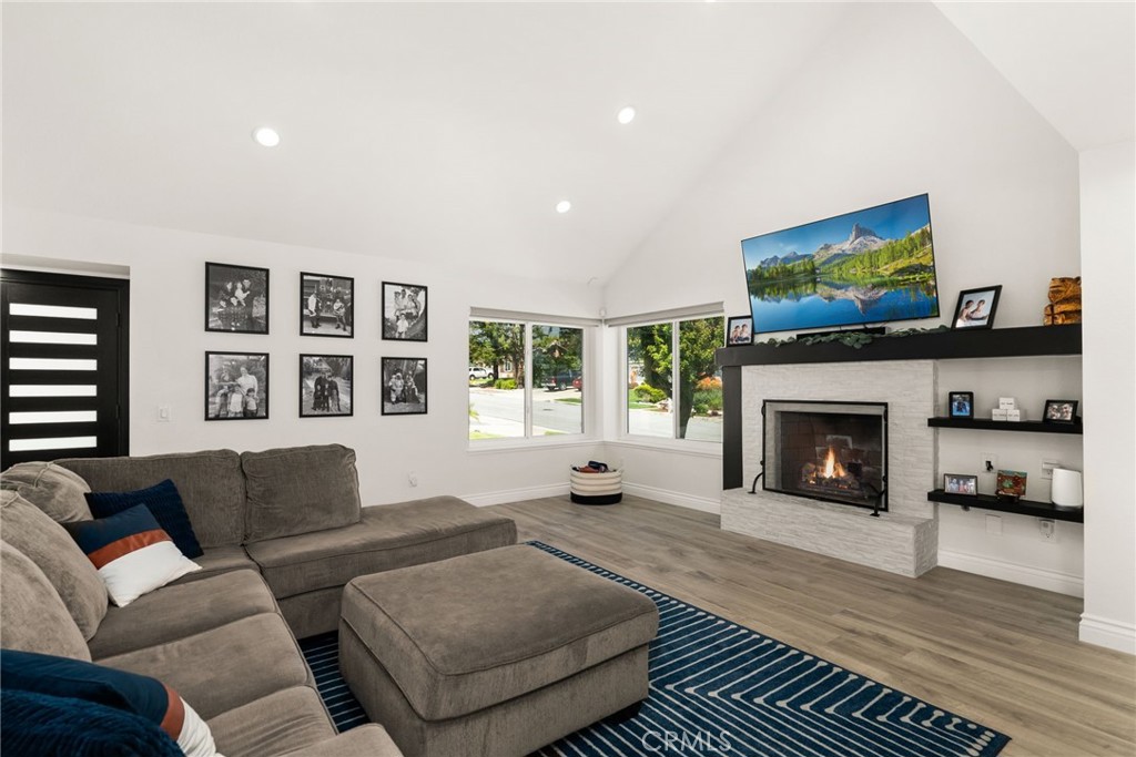 452 E Avalon Court
