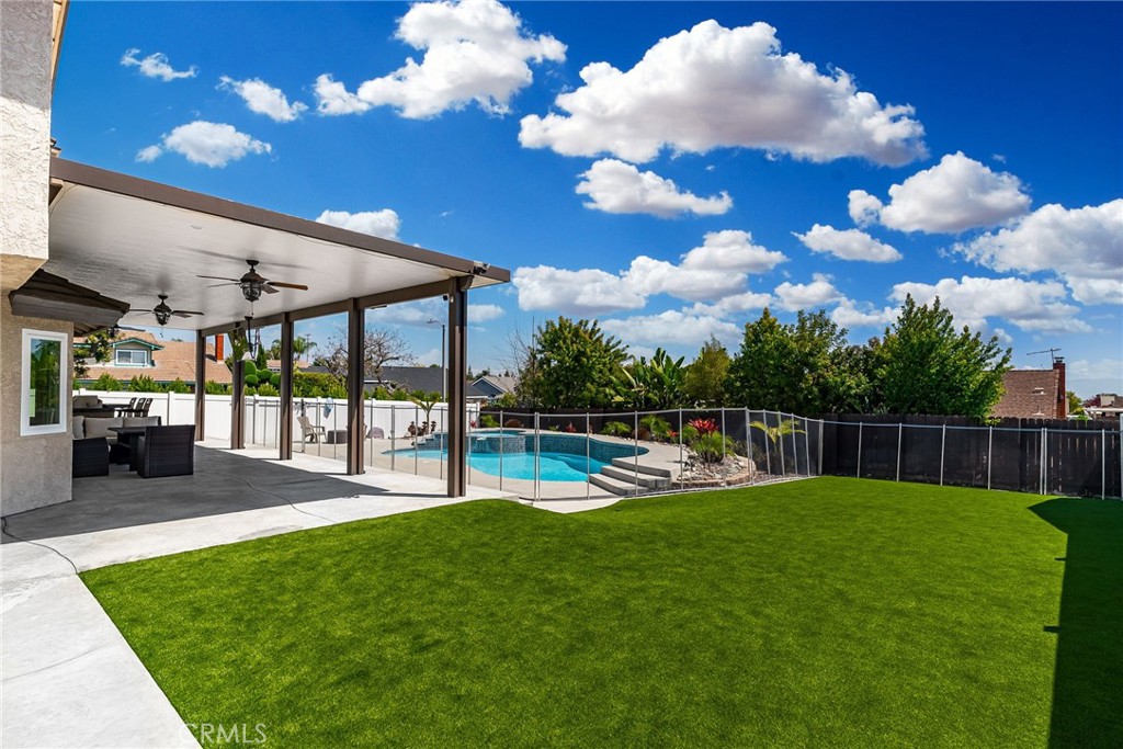 452 E Avalon Court