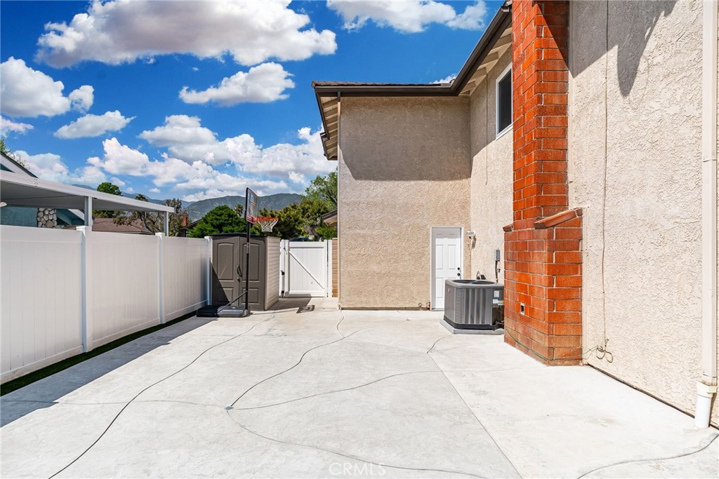 452 E Avalon Court