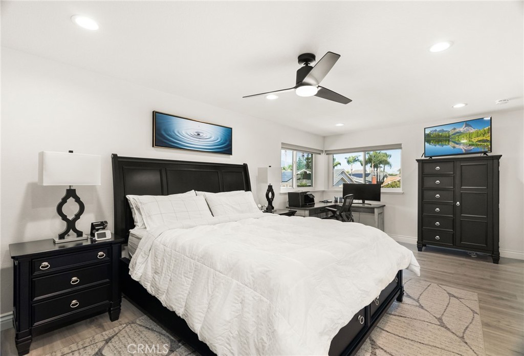 452 E Avalon Court