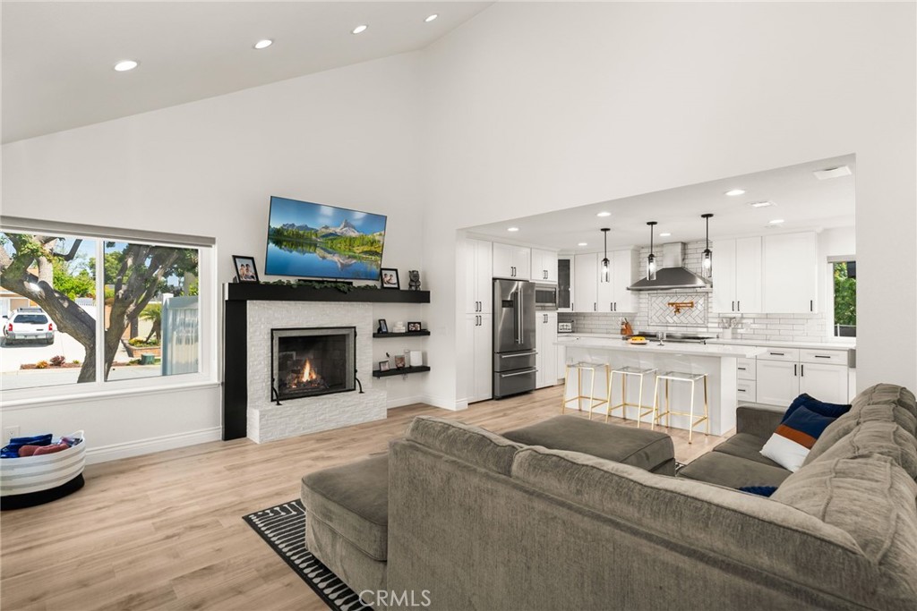 452 E Avalon Court