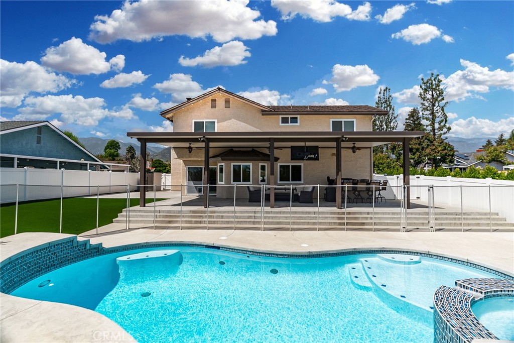 452 E Avalon Court