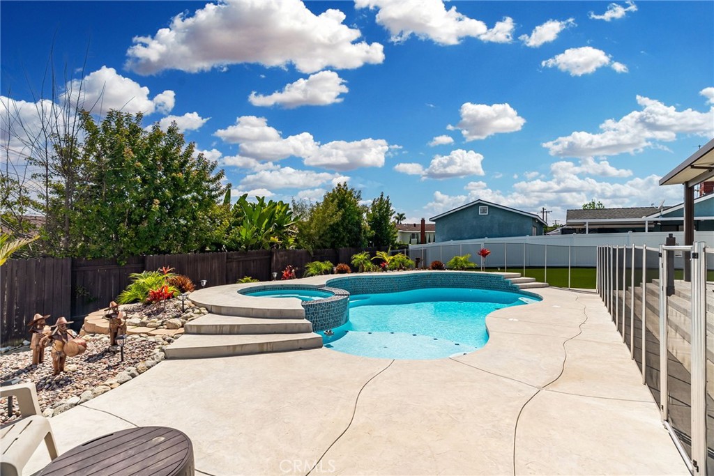 452 E Avalon Court