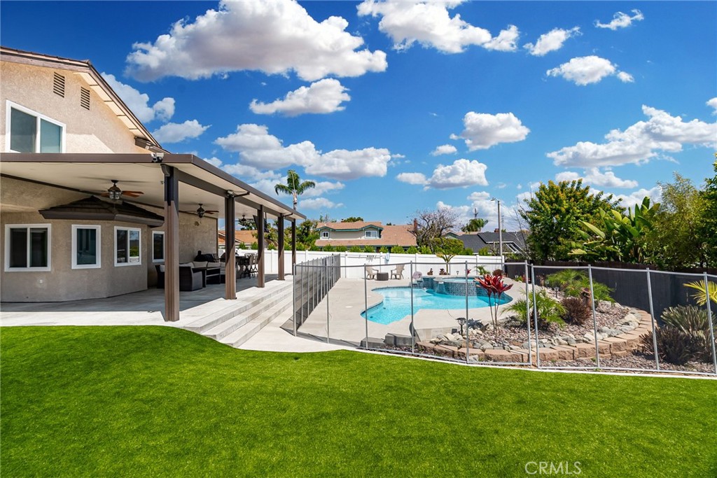452 E Avalon Court