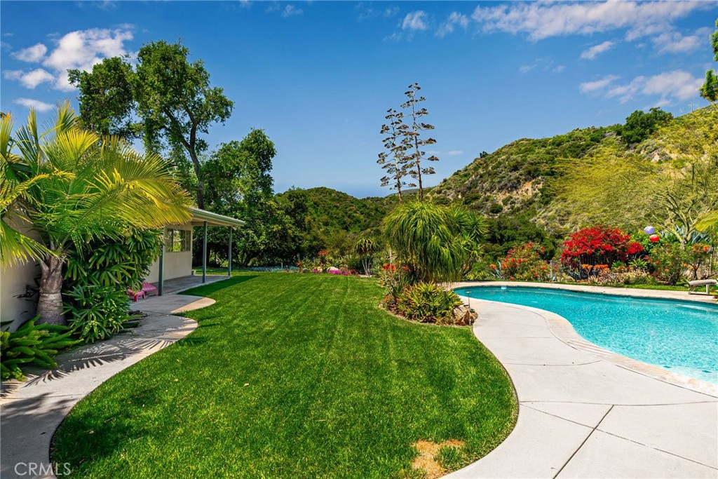 857 Ridgeside Drive